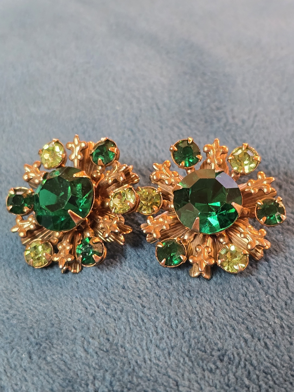Vintage Gold-Tone Emerald Green Cluster Clip-On Earrings - Women Jewelry